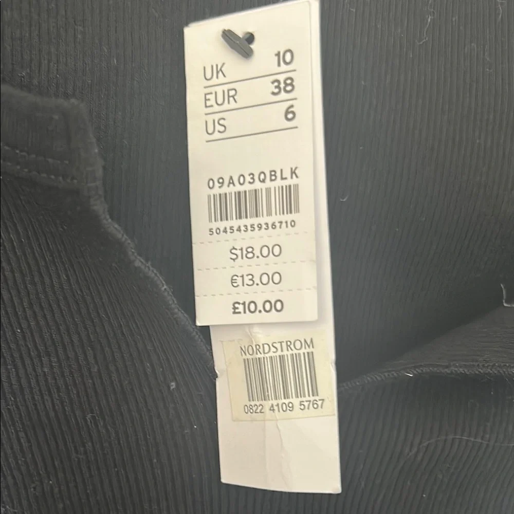 NWT TopShop black crop top - Picture 2 of 4